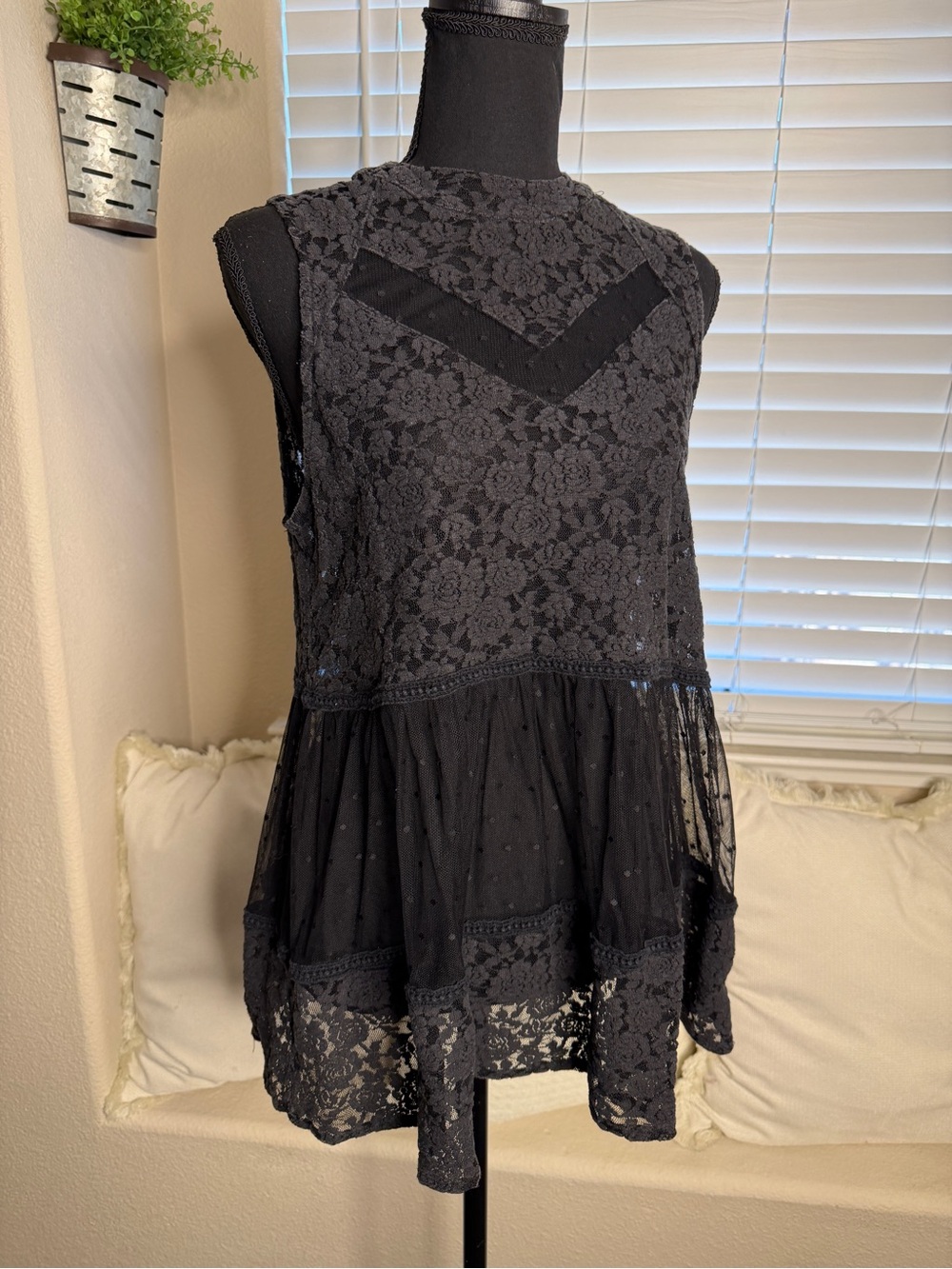 UMGEE Floral Lace Swiss Dot Mesh Peplum Tank  Boho Chic - Picture 4 of 7